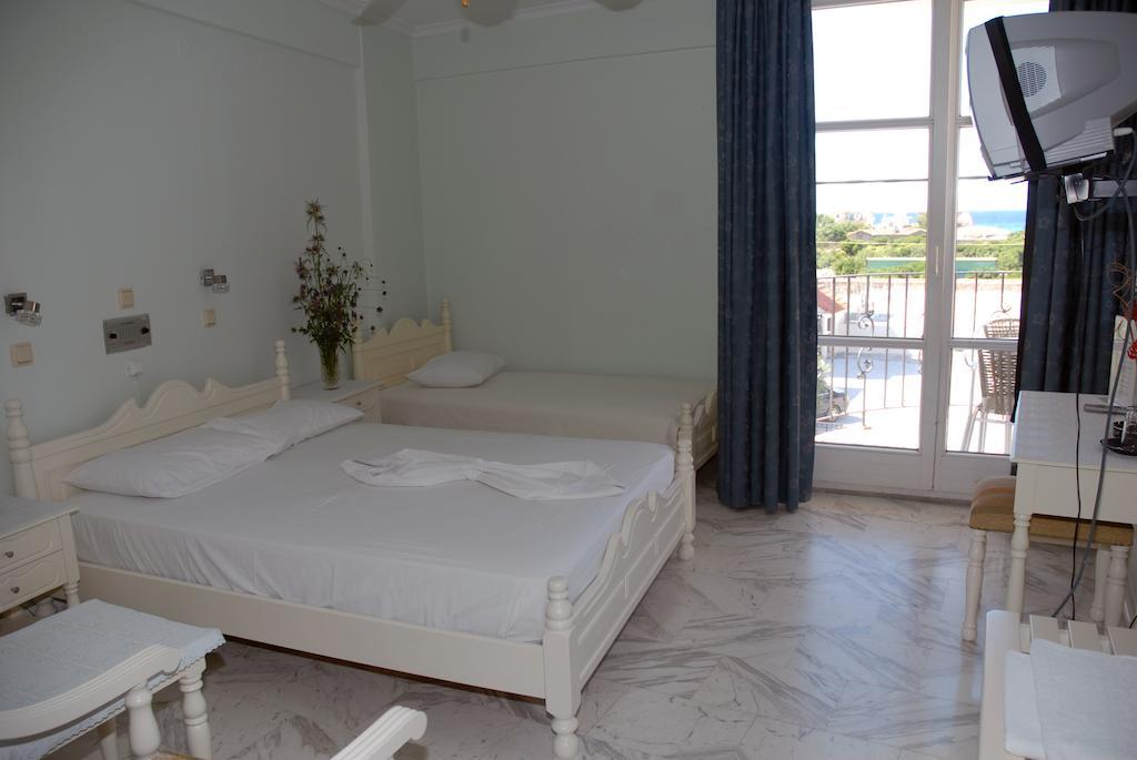 Amanda Hotel Karlovassi Ngoại thất bức ảnh